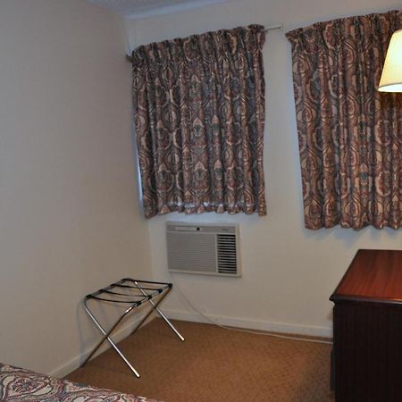 Merrimac Inn & Suites Williamsburg Bagian luar foto
