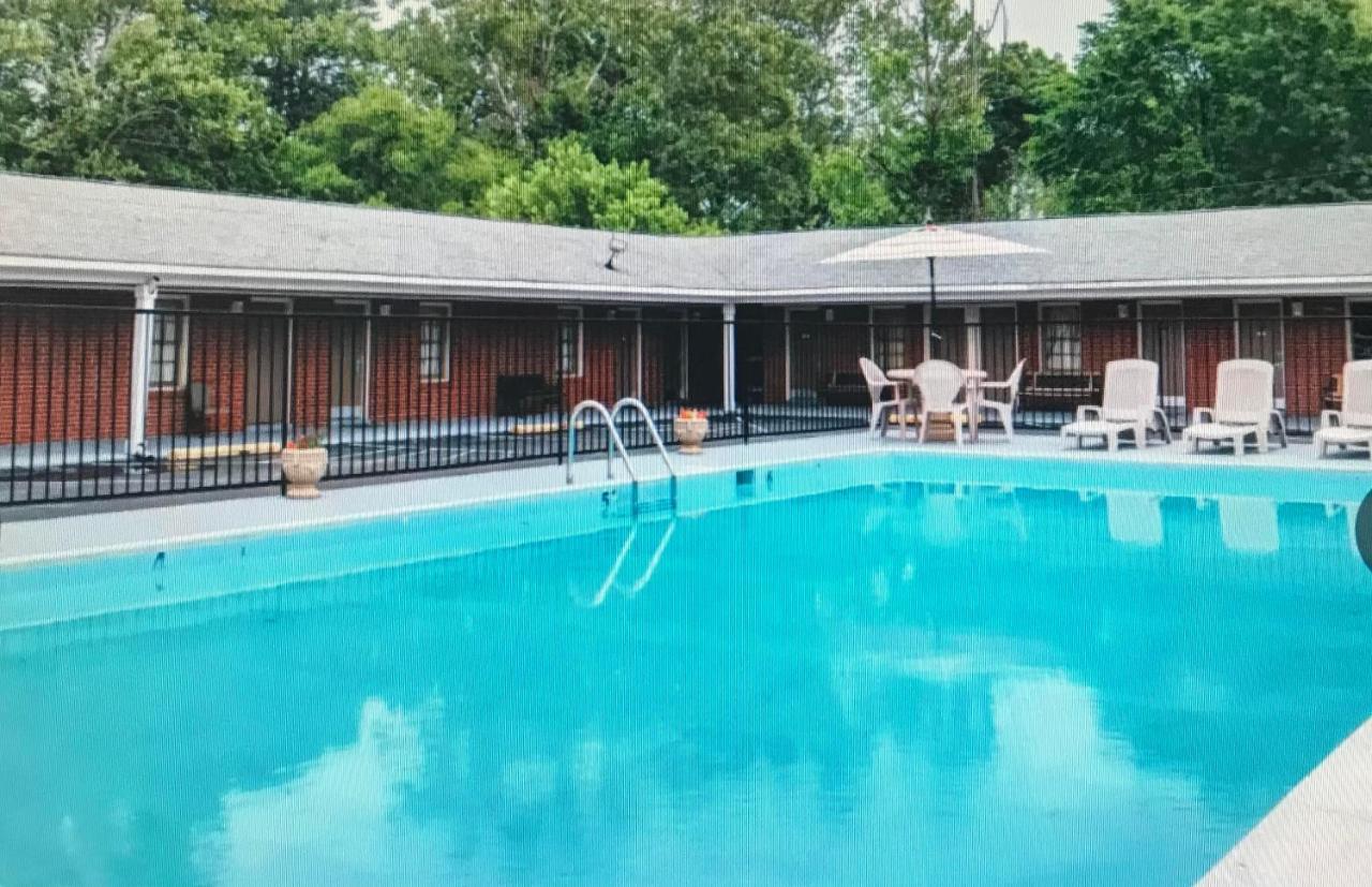 Merrimac Inn & Suites Williamsburg Bagian luar foto